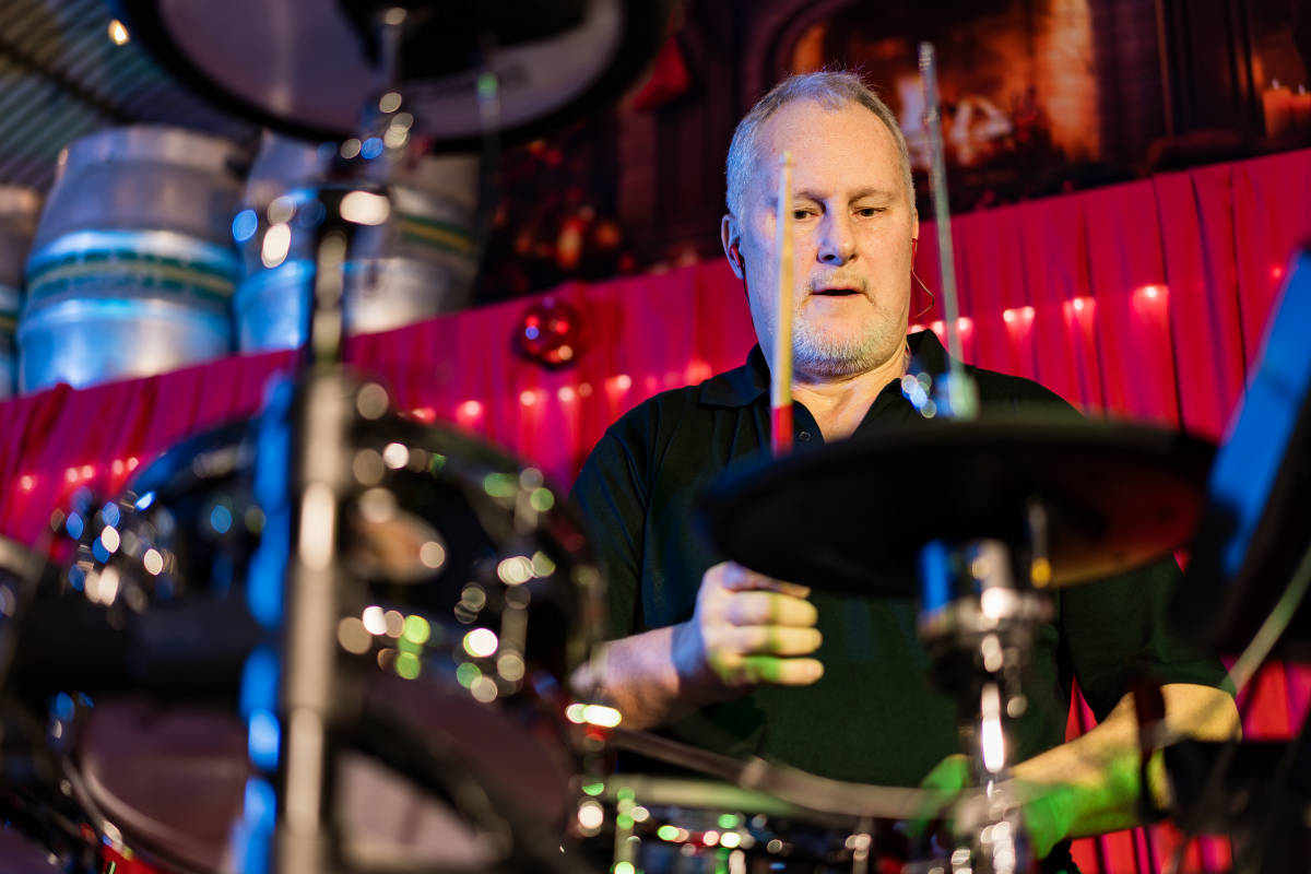 Contrand Live Music Cover Band